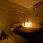 Khách sạn Lá Q10
